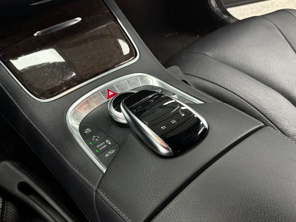 Mercedes-Benz S-Class — миниатюра 10