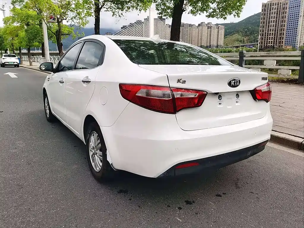 Kia K2 2012 1.4L MT GLS