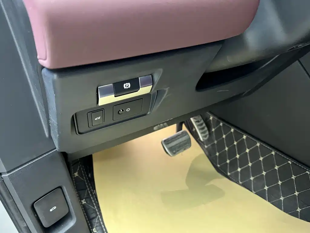 LAND ROVER RANGE ROVER AURORA