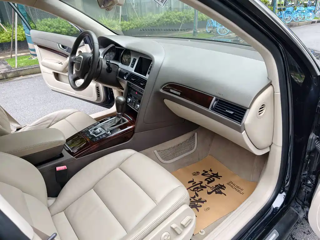 Audi A6L 2011 2.8 FSI quattro Luxury