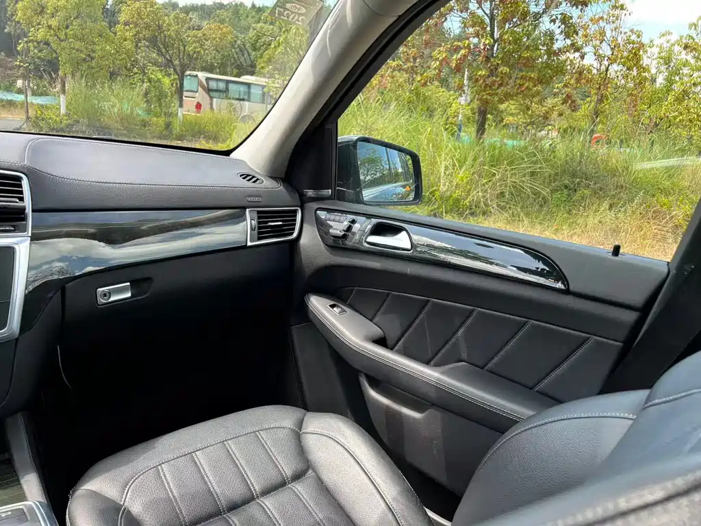 Mercedes-Benz GL-Class — миниатюра 14