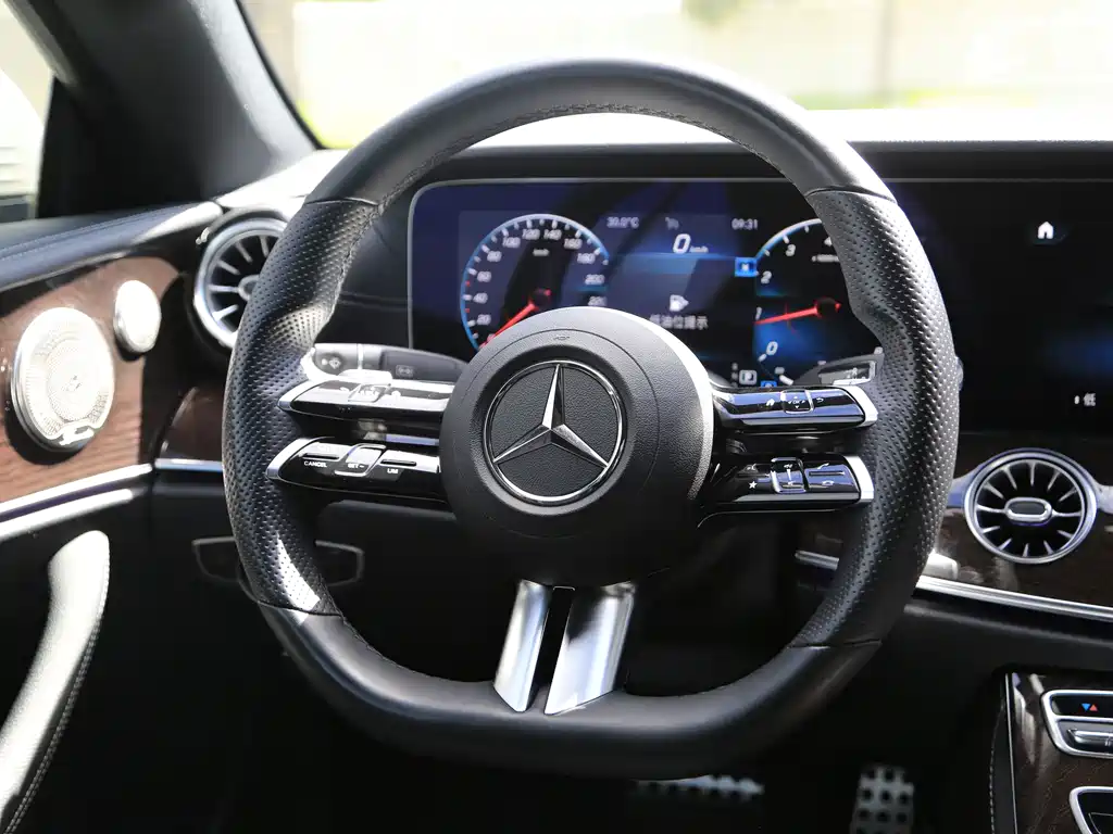 Mercedes-Benz E-Class (Import) — миниатюра 5