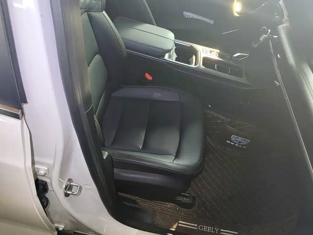 Geely Haoyue L — миниатюра 25
