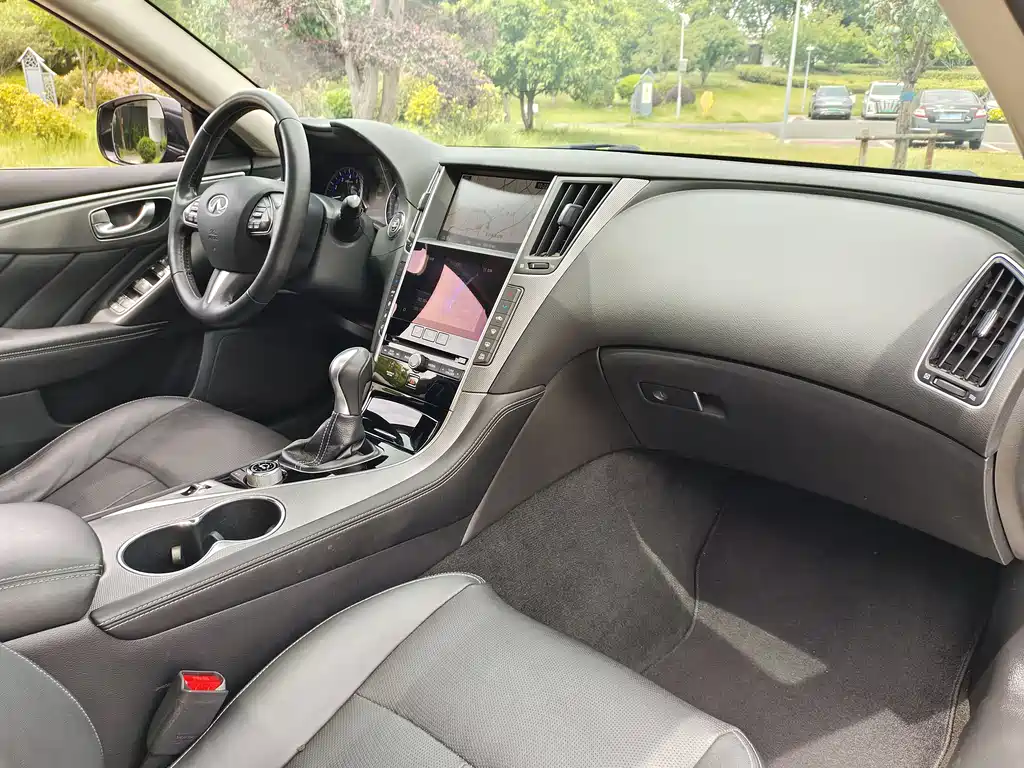 Infiniti Q50L 2016 2.0T Enjoy