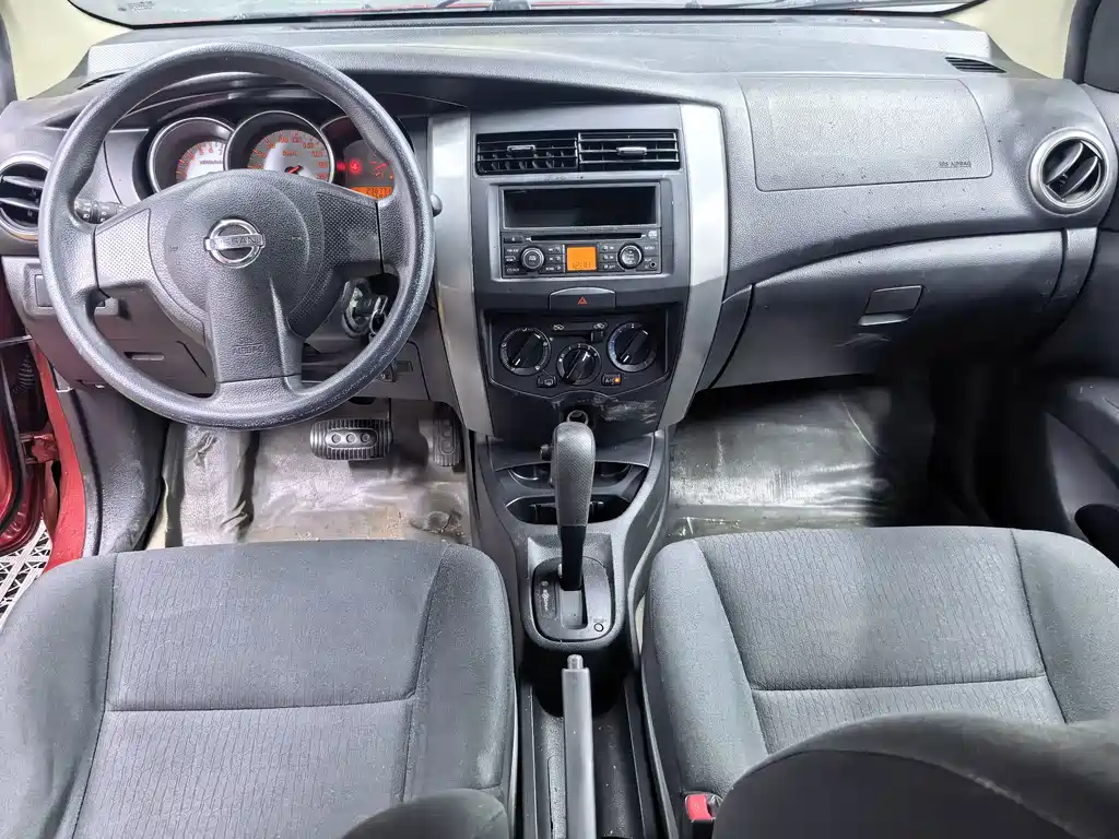 Nissan Livina — миниатюра 8