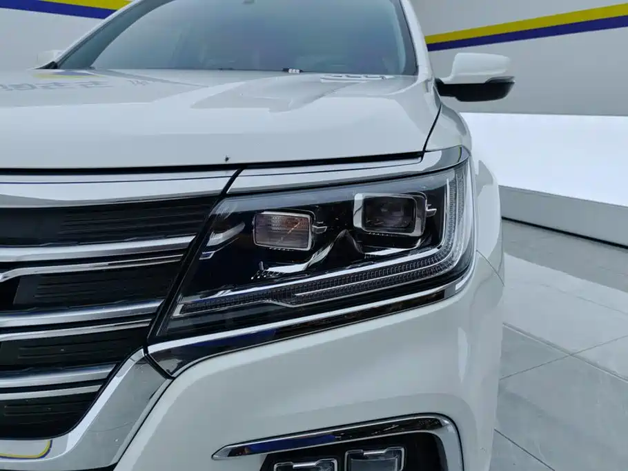 Roewe RX8 — миниатюра 5