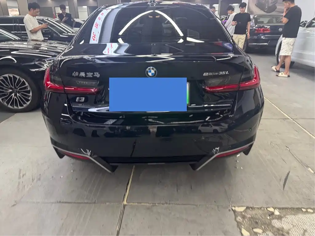 BMW i3 2025 eDrive 35 L