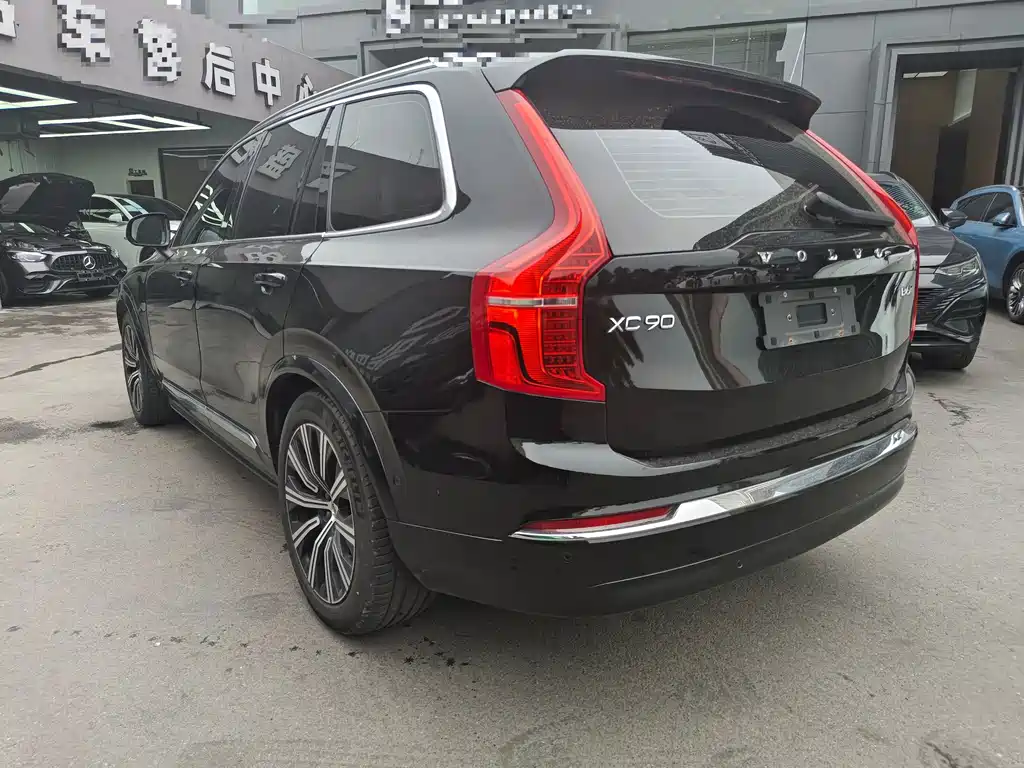 Volvo XC90 — миниатюра 9