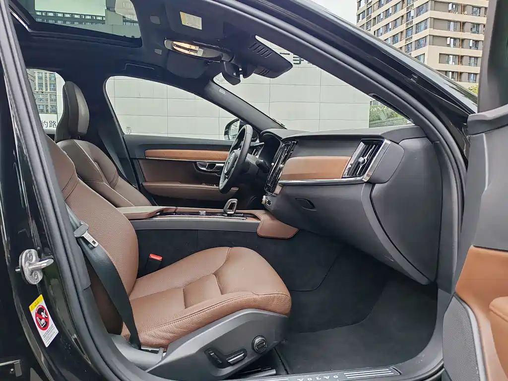 Volvo S90 2024 B5 Luxury