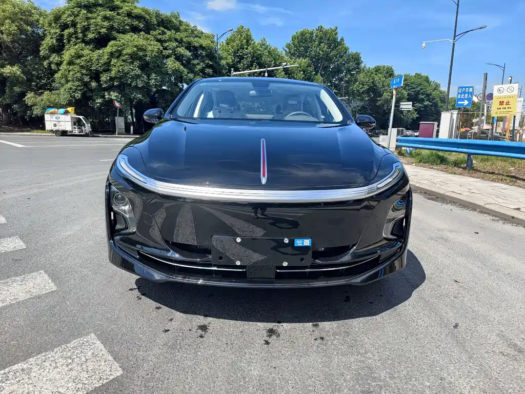 Hongqi E-QM5 2025 500km