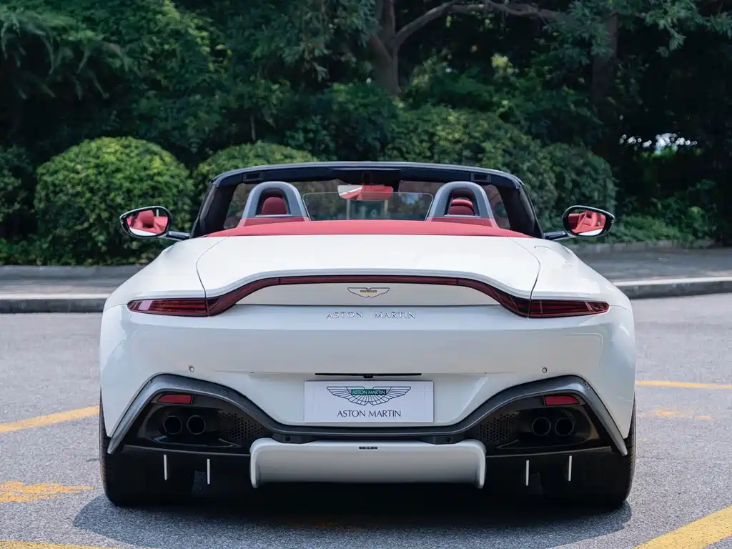 Aston Martin V8 Vantage — миниатюра 5