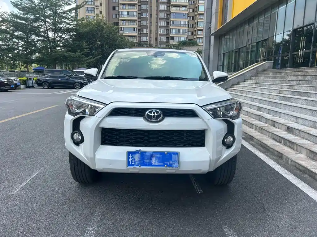 Toyota 4Runner — миниатюра 3