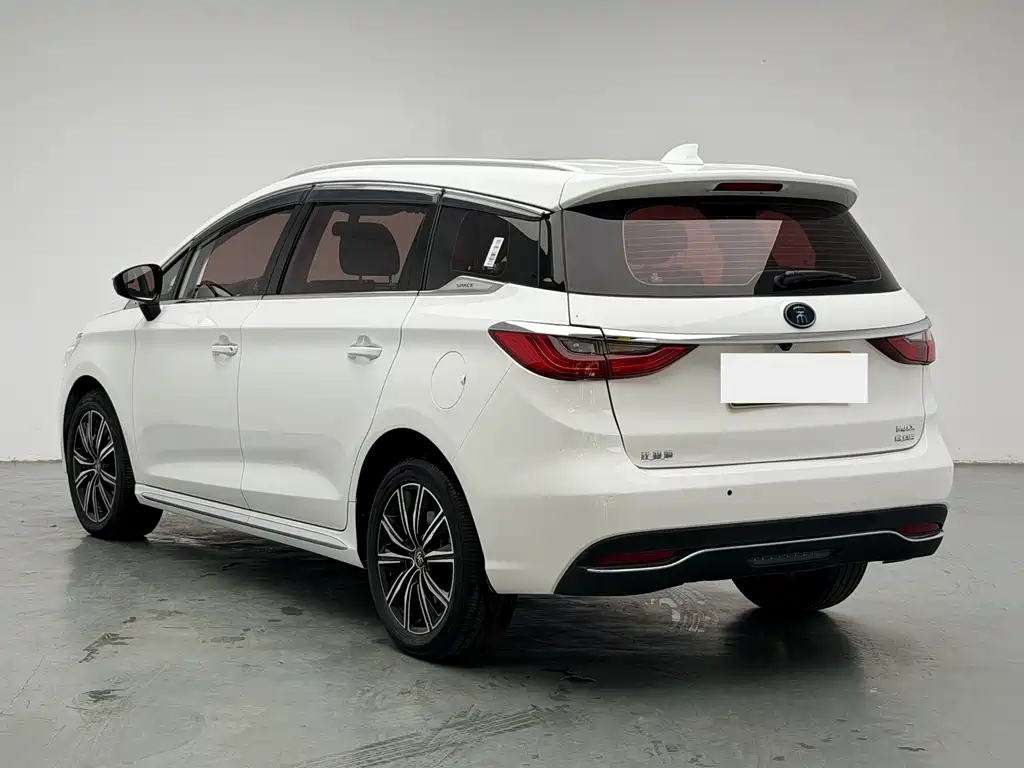 BYD MAX New Energy — миниатюра 4