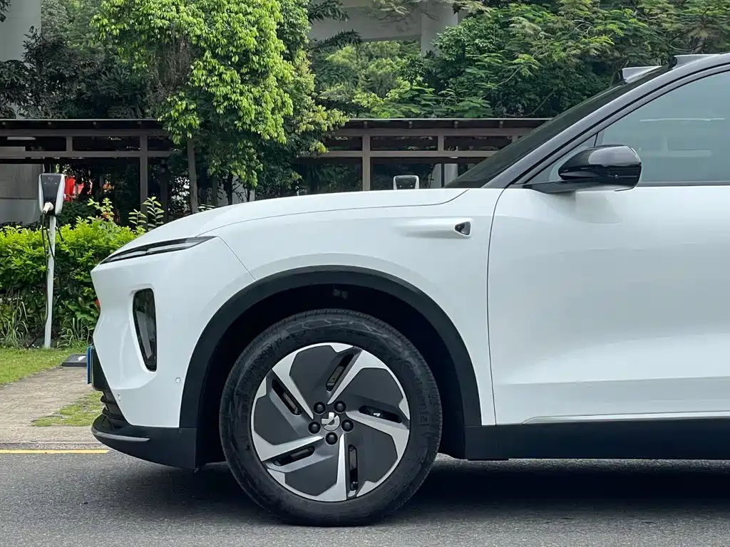 NIO ES8 — миниатюра 5