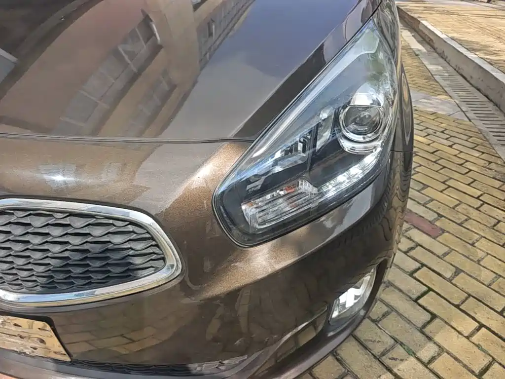 Kia Carens — миниатюра 24