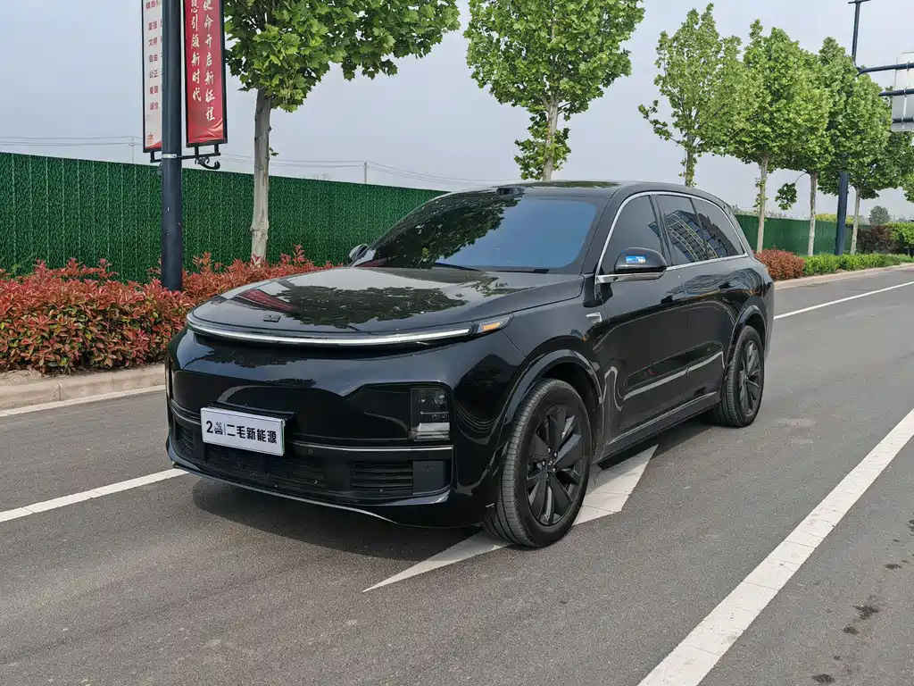 Li Auto Li L8 2025