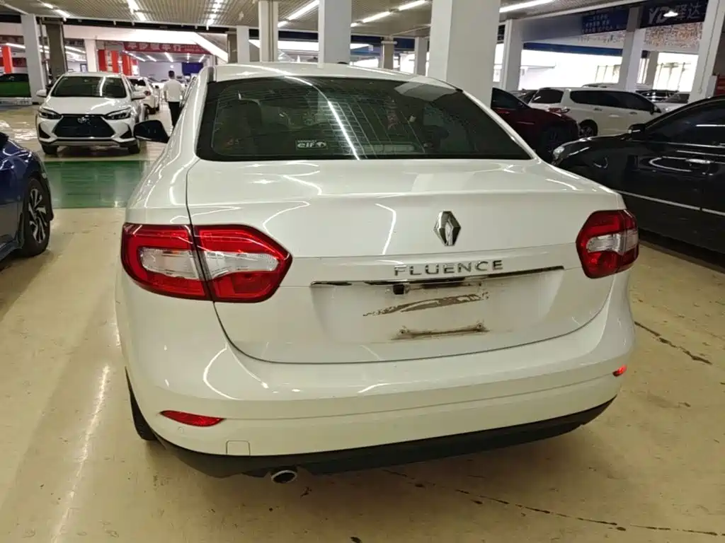 Renault Fluence — миниатюра 6