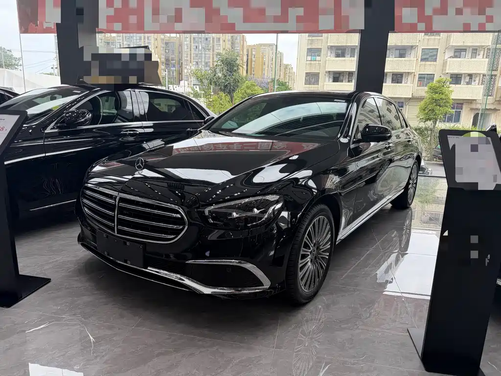 Mercedes-Benz E-Class 2022