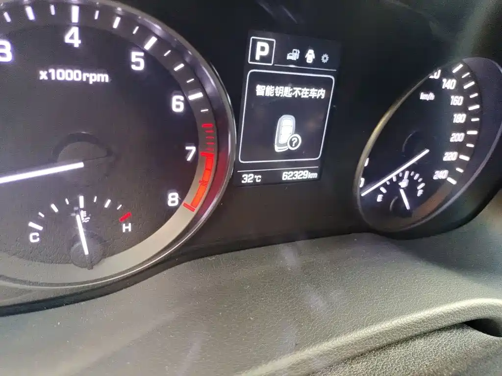 Hyundai Elantra — миниатюра 5