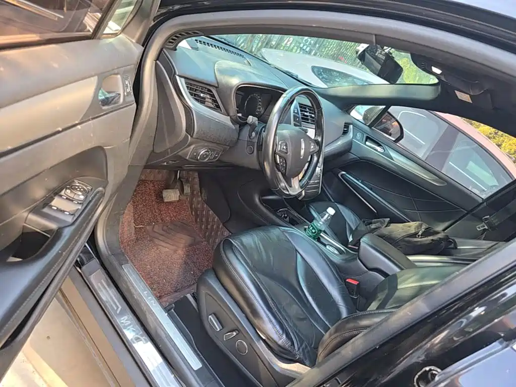 Lincoln MKC — миниатюра 16