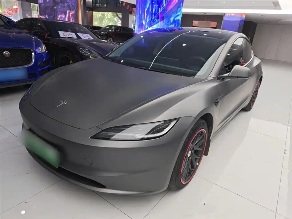 Tesla Model 3 2024