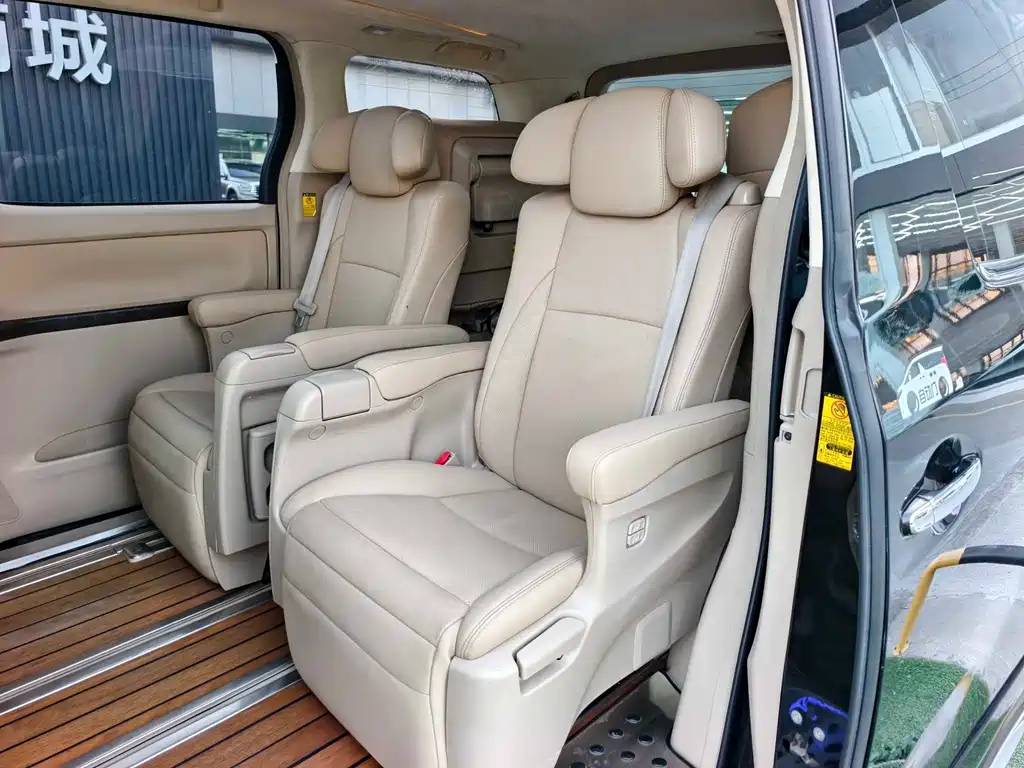 Toyota Alphard 2011 3.5L Luxury