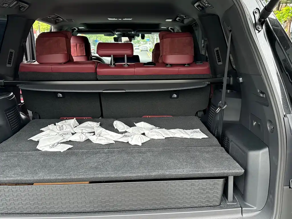 Lexus LX 2025 700h