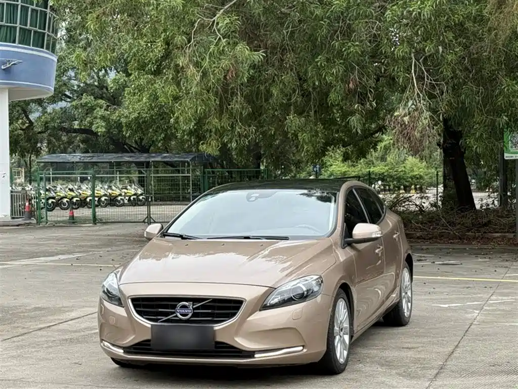 Volvo V40 2015