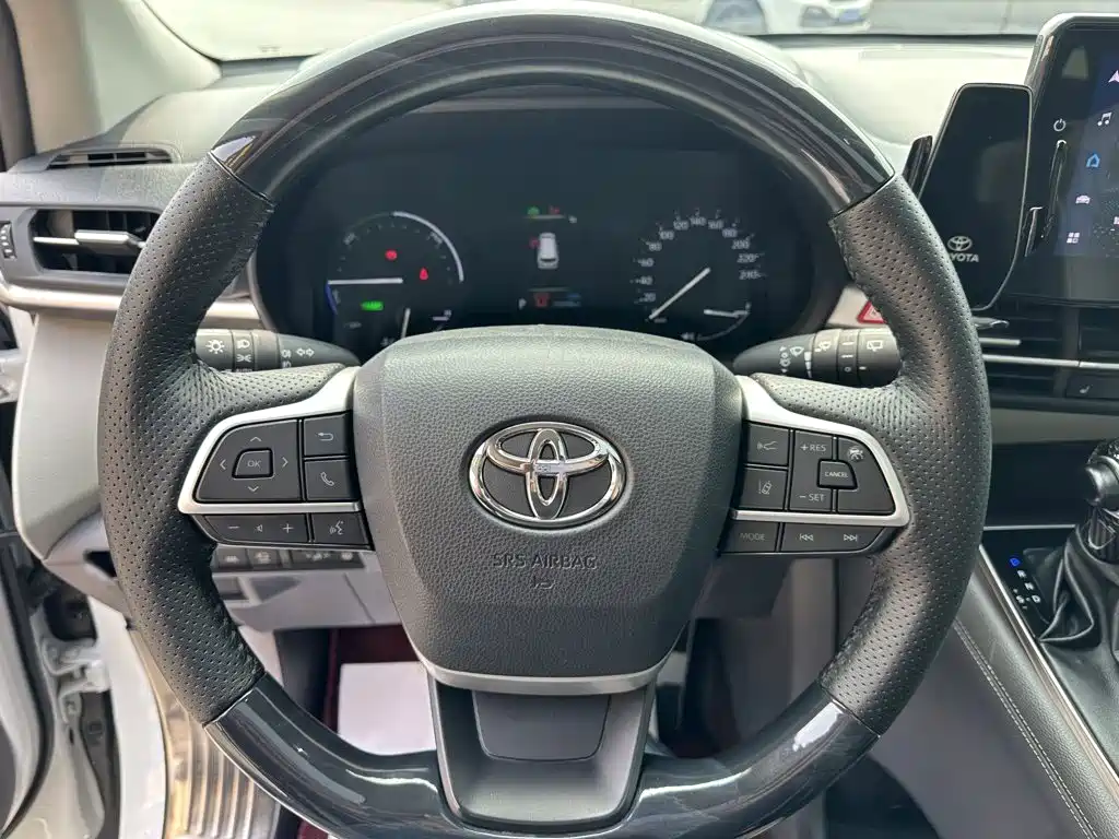 Toyota Granvia 2023 2.5L Luxury PLUS