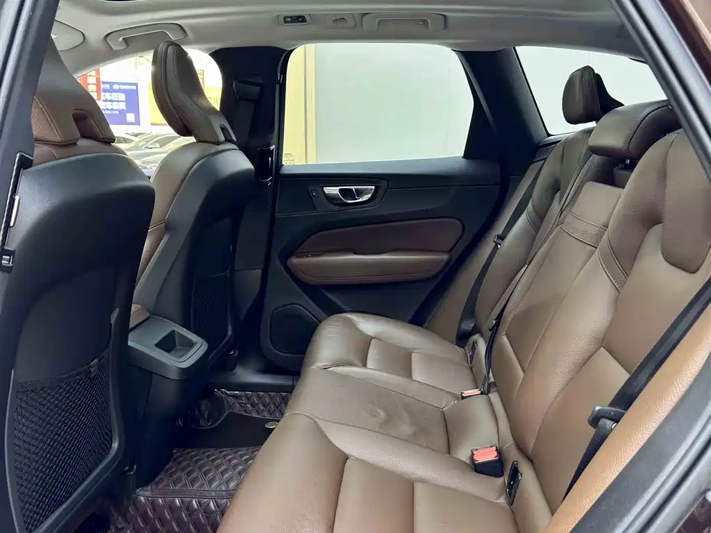Volvo XC60 — миниатюра 7