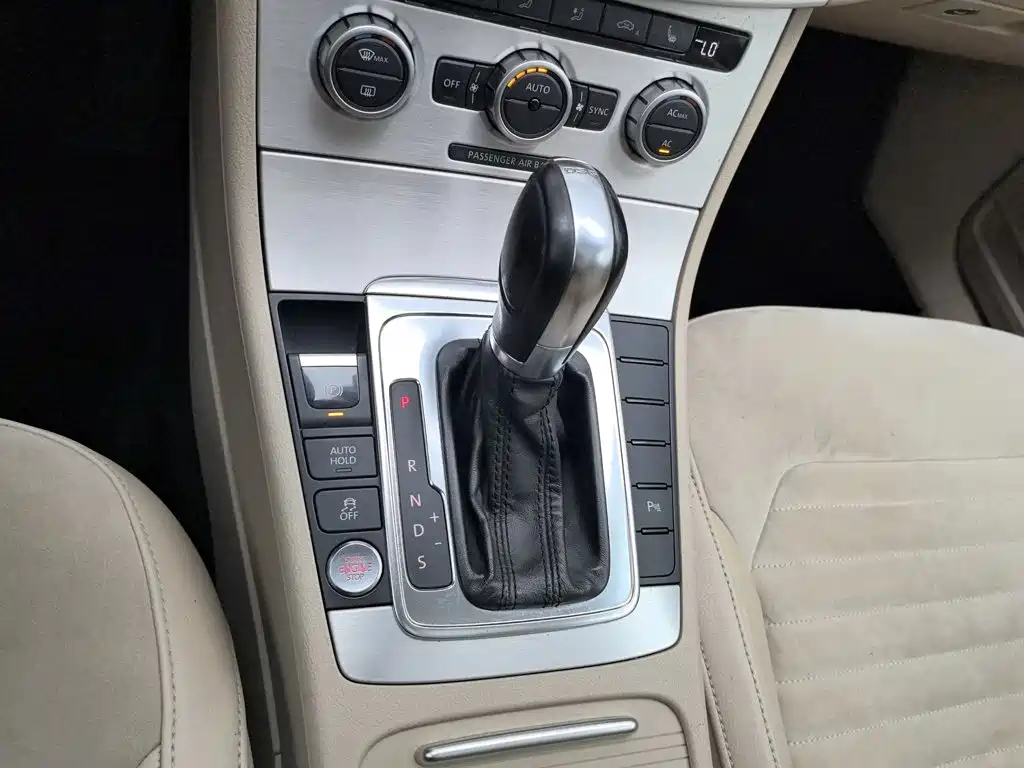Volkswagen Magotan (Import) — миниатюра 13
