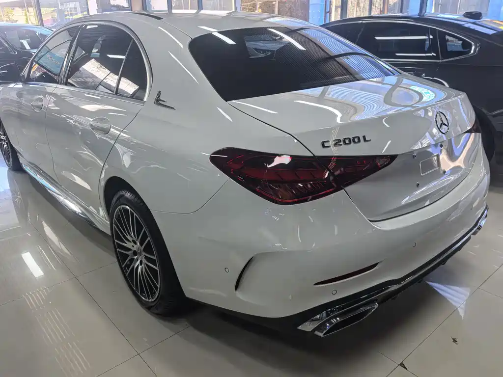 Mercedes-Benz C-Class — миниатюра 13
