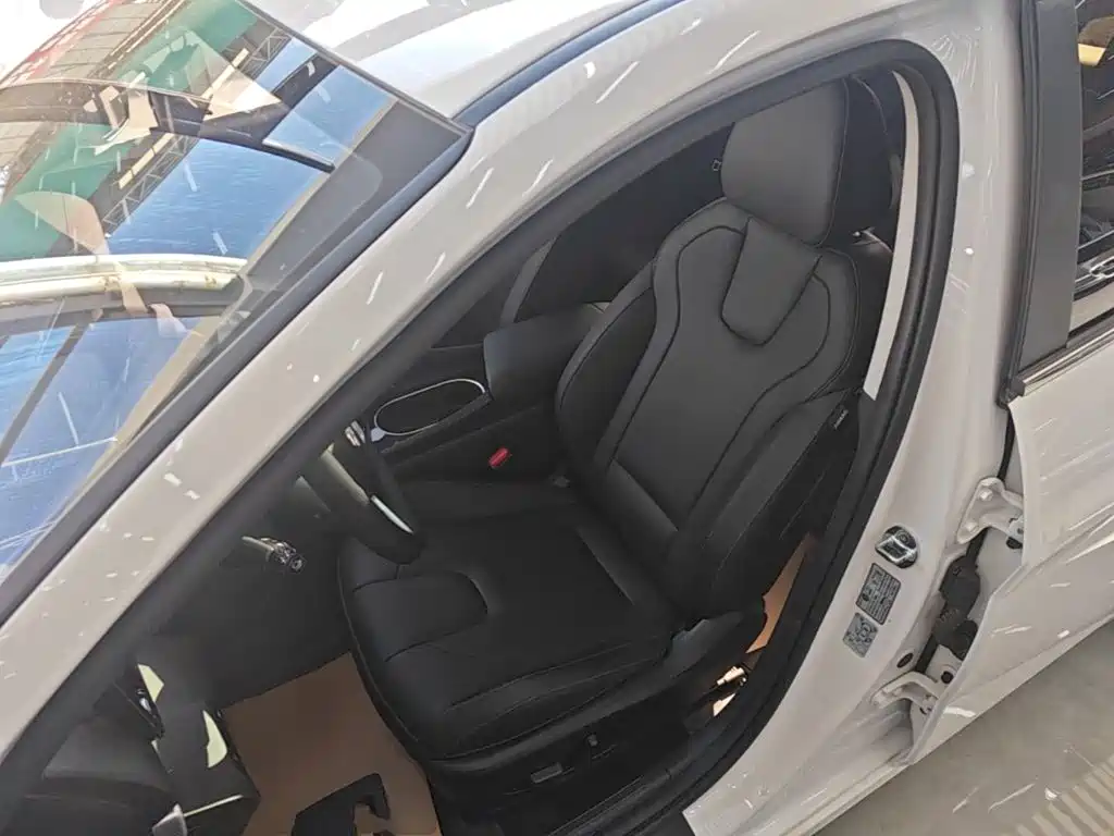 Hyundai Elantra — миниатюра 15