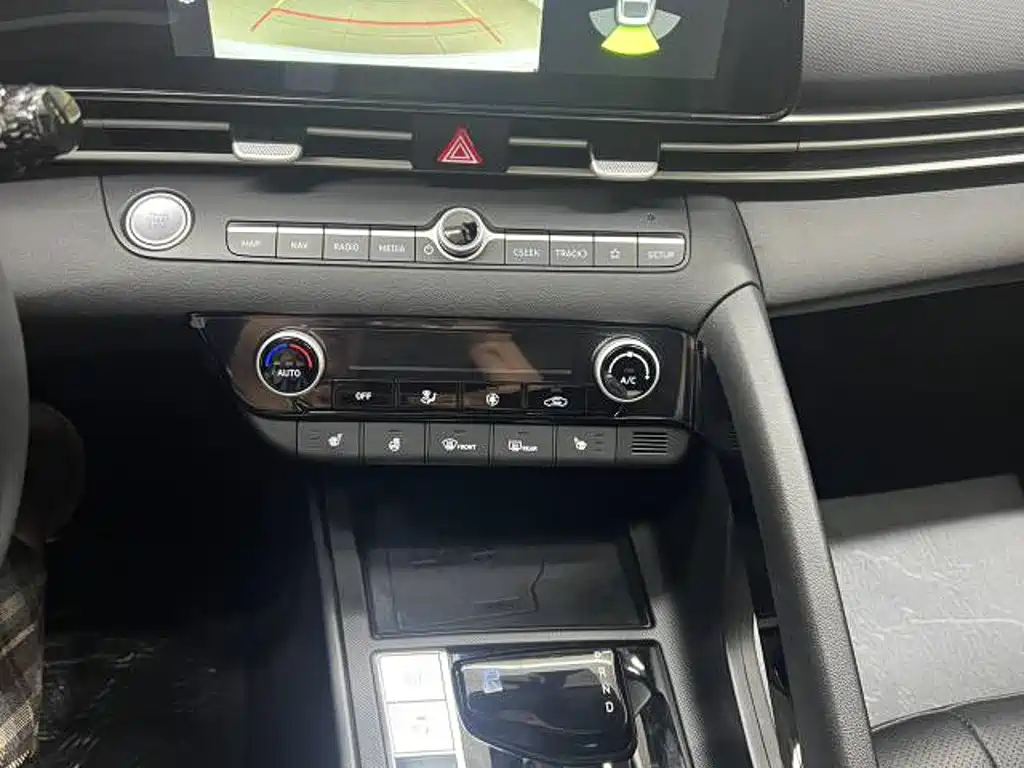 Hyundai Elantra — миниатюра 16