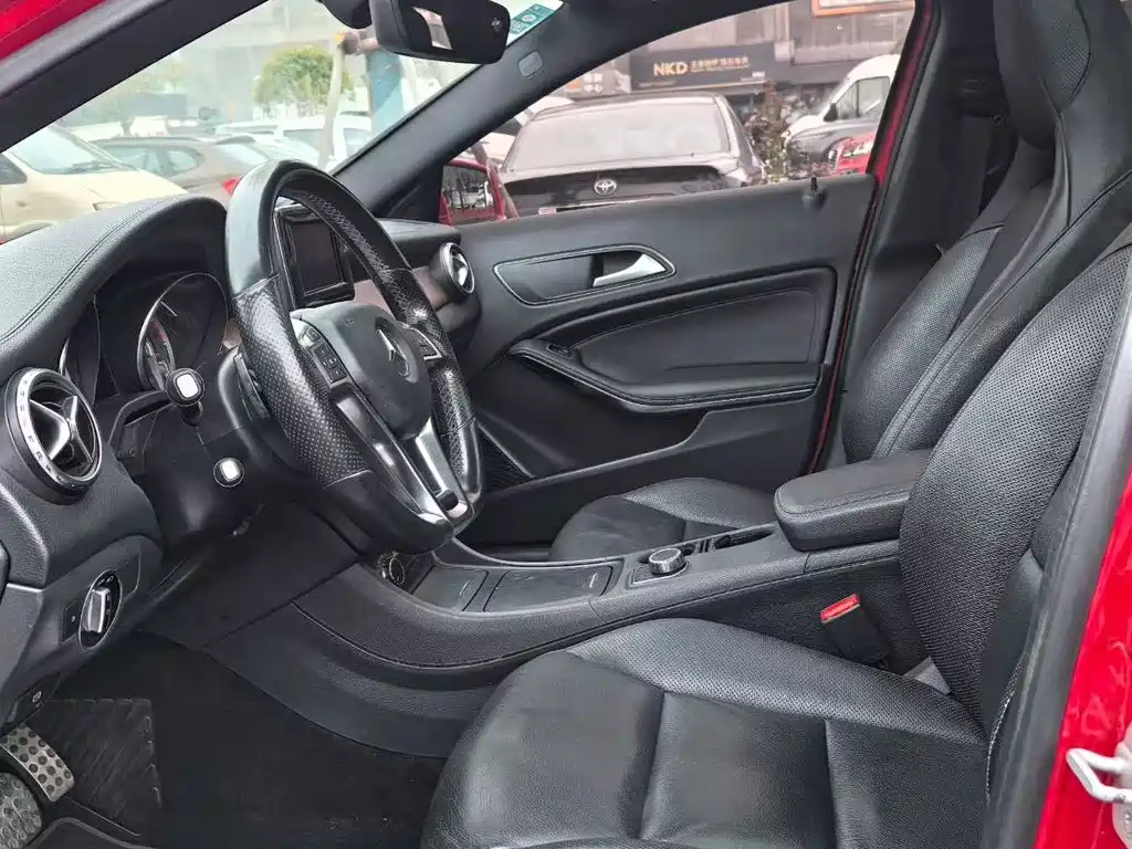 Mercedes-Benz GLA (Import) — миниатюра 5