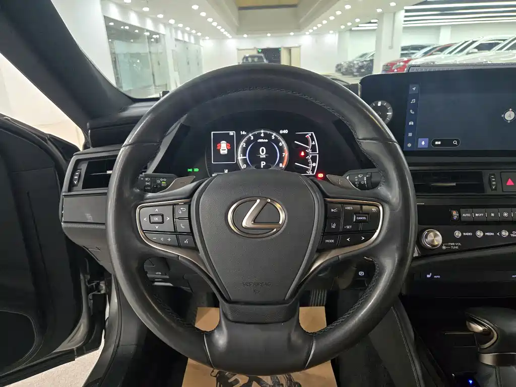Lexus ES 2024 200 Premium