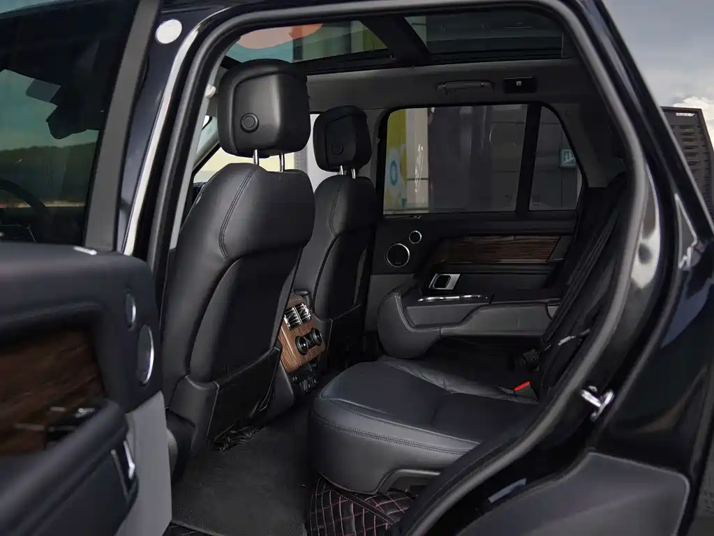 Land Rover Range Rover — миниатюра 10
