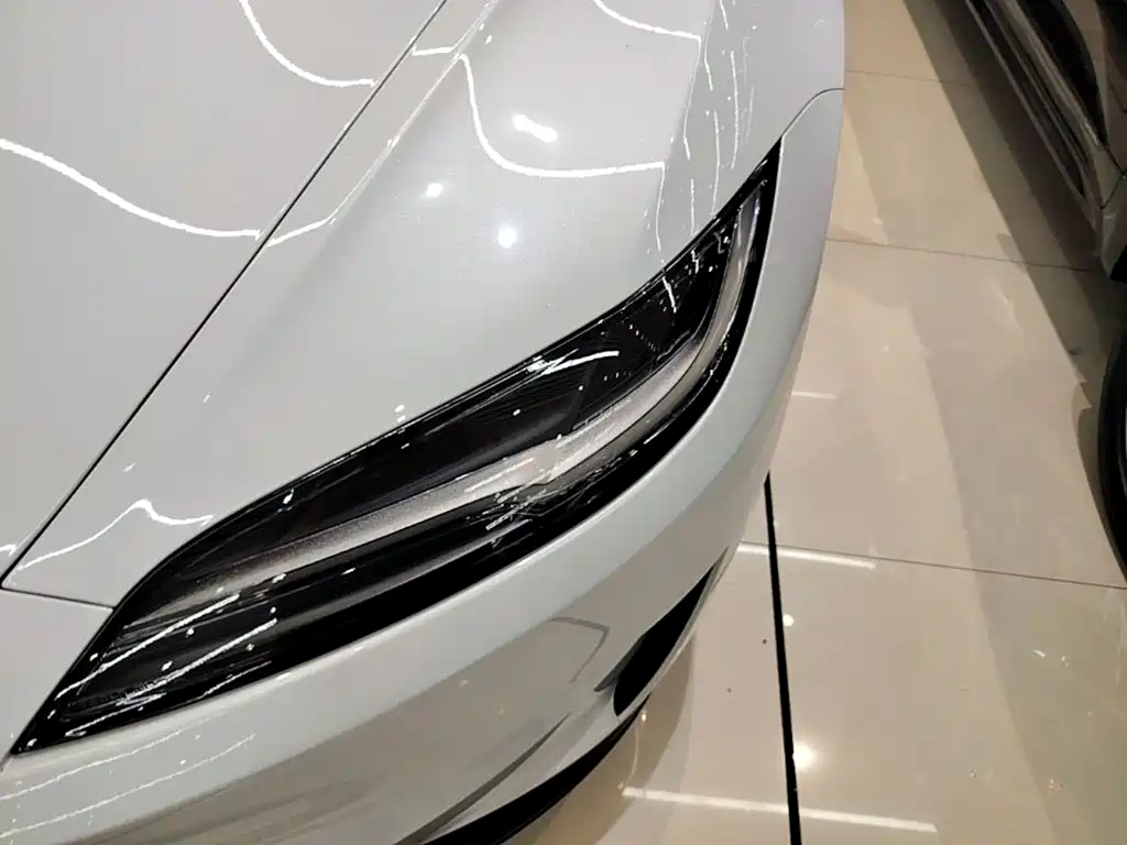 Tesla Model 3 — миниатюра 24