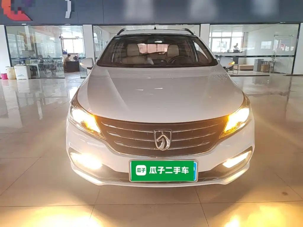 Baojun 310W — миниатюра 3