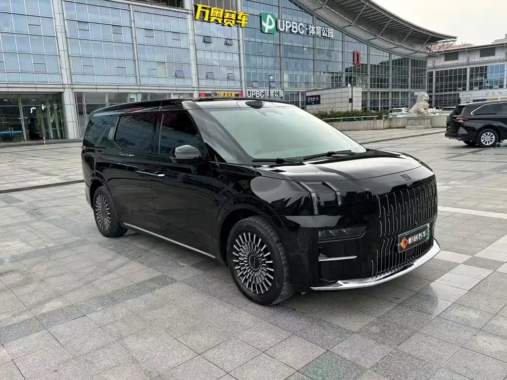 Zeekr 009 2024 мест 108kWh