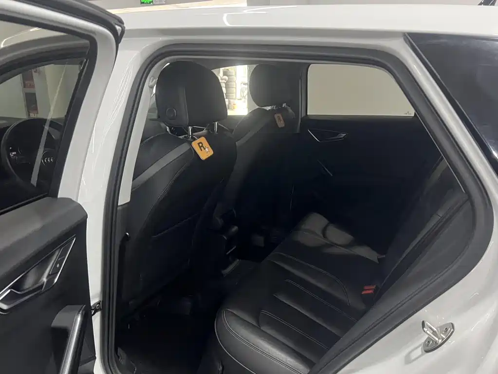 Audi Q2L 2022 35 TFSI Fashion