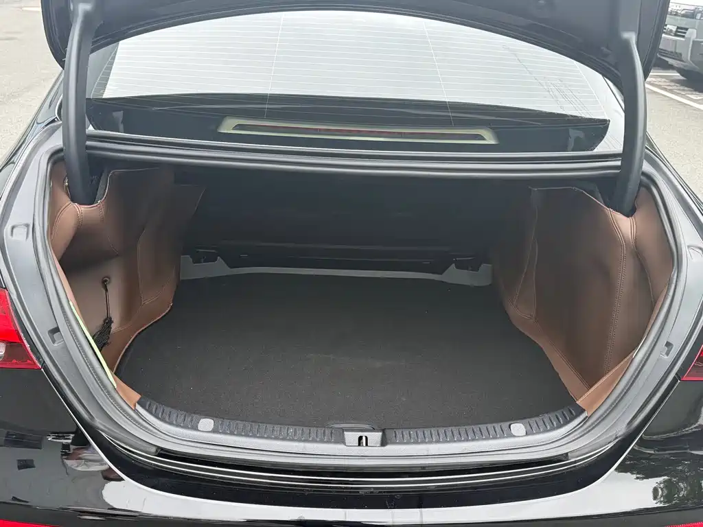 Mercedes-Benz E-Class E 2023 E 300 L Luxury