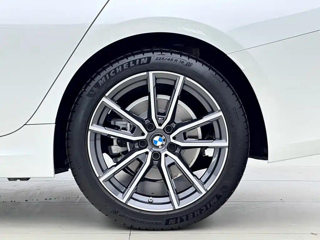 BMW 3 Series — миниатюра 14