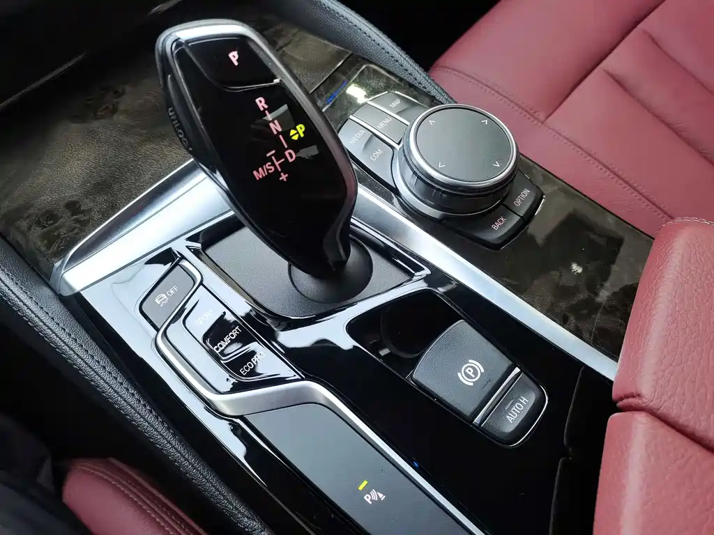 BMW 5 Series — миниатюра 26