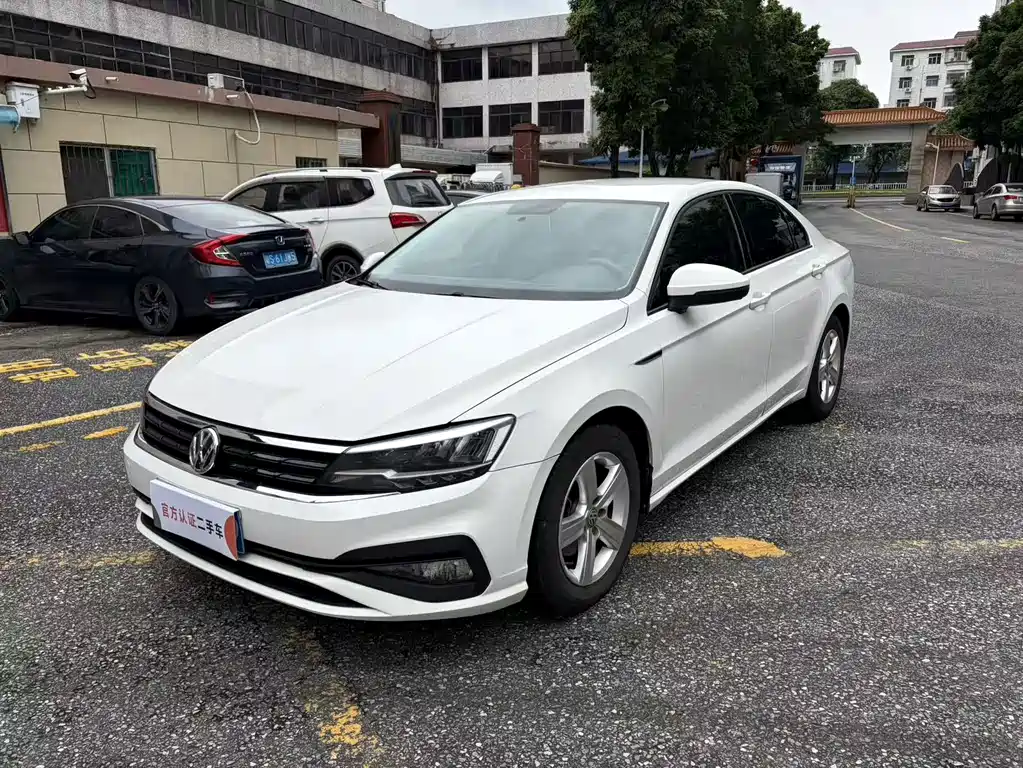 Volkswagen Lamando 2019 230TSI DSG VI