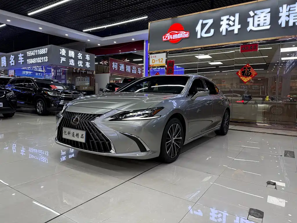 Lexus ES 2023