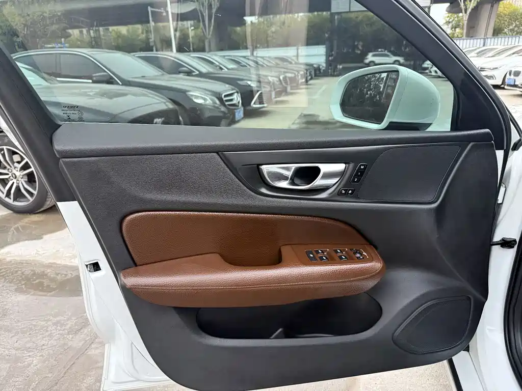 Volvo S60 — миниатюра 3