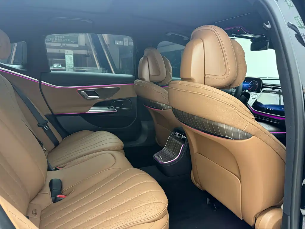Mercedes-Benz E-Class — миниатюра 17