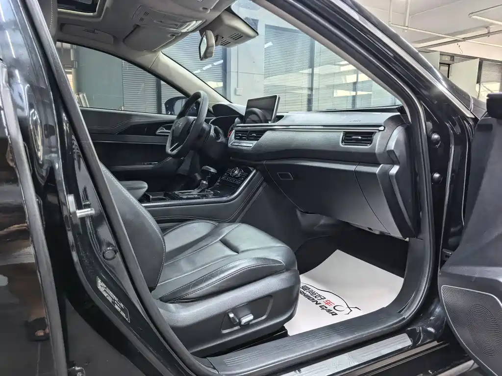Hongqi Hongqi H5 — миниатюра 10