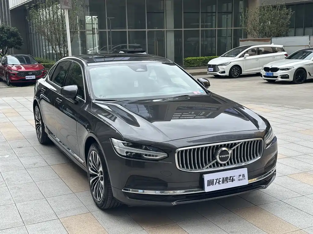 Volvo S90 2024 B5 Luxury